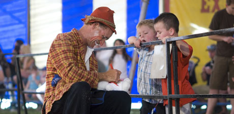 Cheeko Signing Autograph